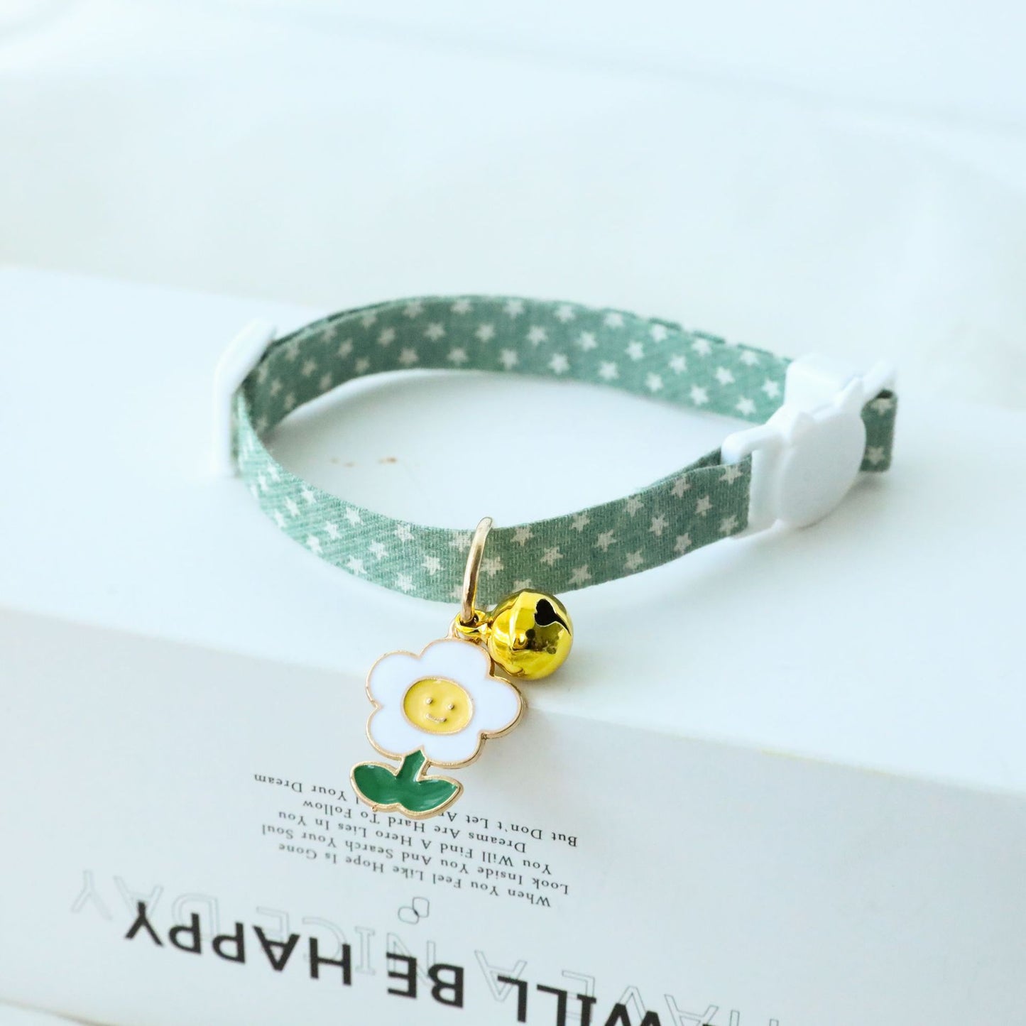 Adjustable Cat Collar(Includes a pendant, safety buckle & bells)