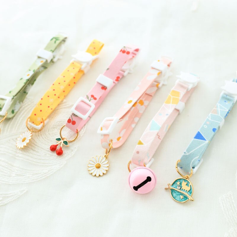 Adjustable Cat Collar(Includes a pendant, safety buckle & bells)