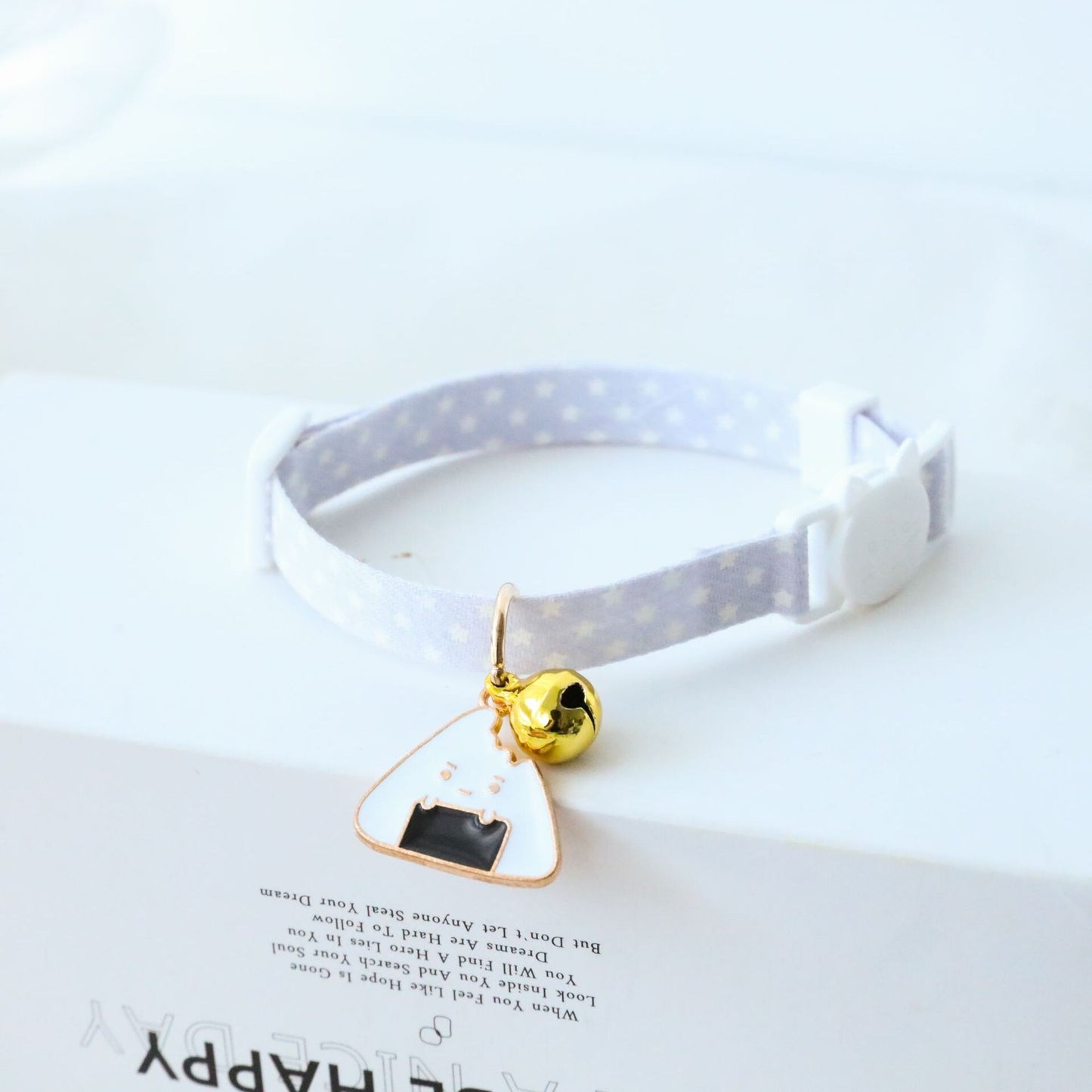 Adjustable Cat Collar(Includes a pendant, safety buckle & bells)
