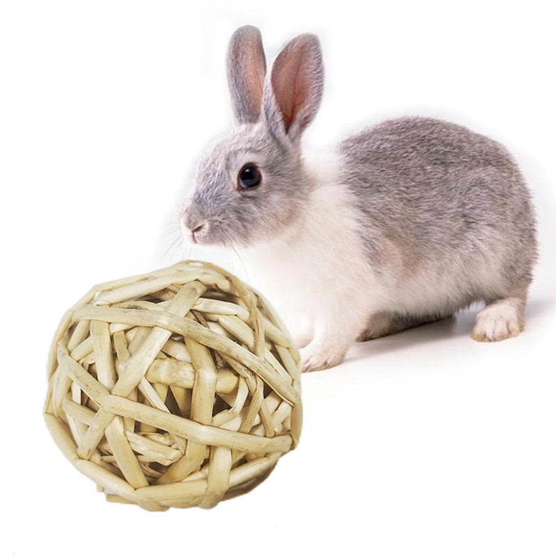 Natural Grass Made Chew And Scratch Ball For Small Pets(Size: 7cm)