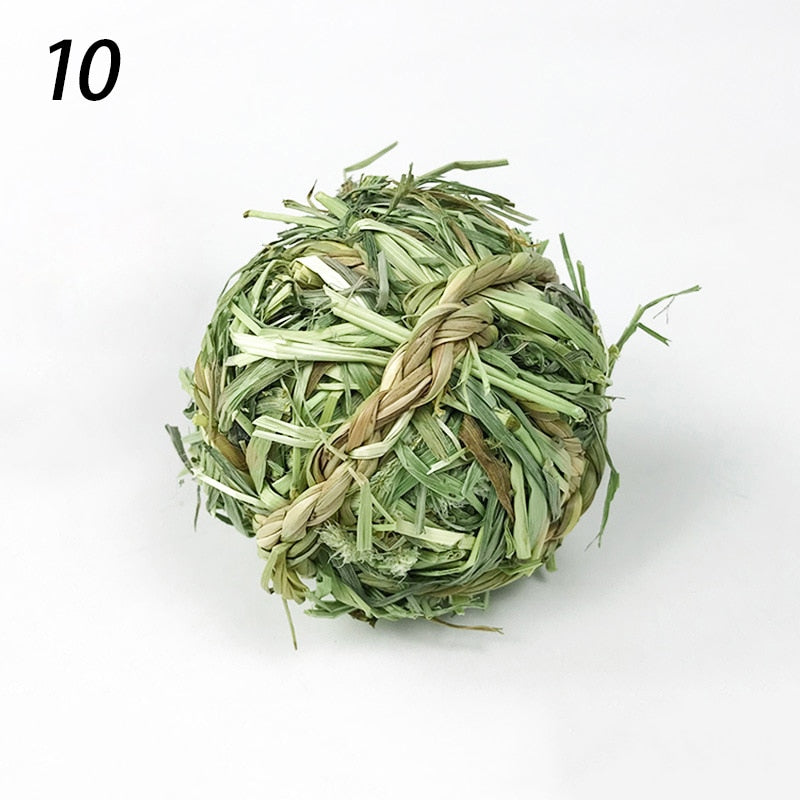 Natural Grass Made Chew And Scratch Ball For Small Pets(Size: 7cm)